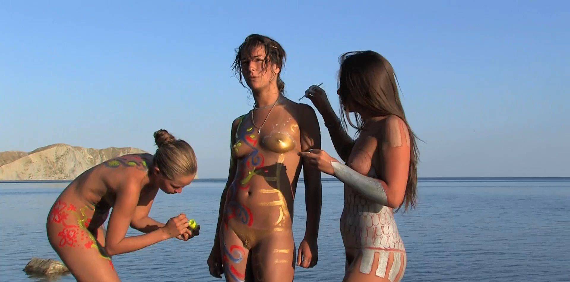 Body Art, Mud and Games 1 - 2