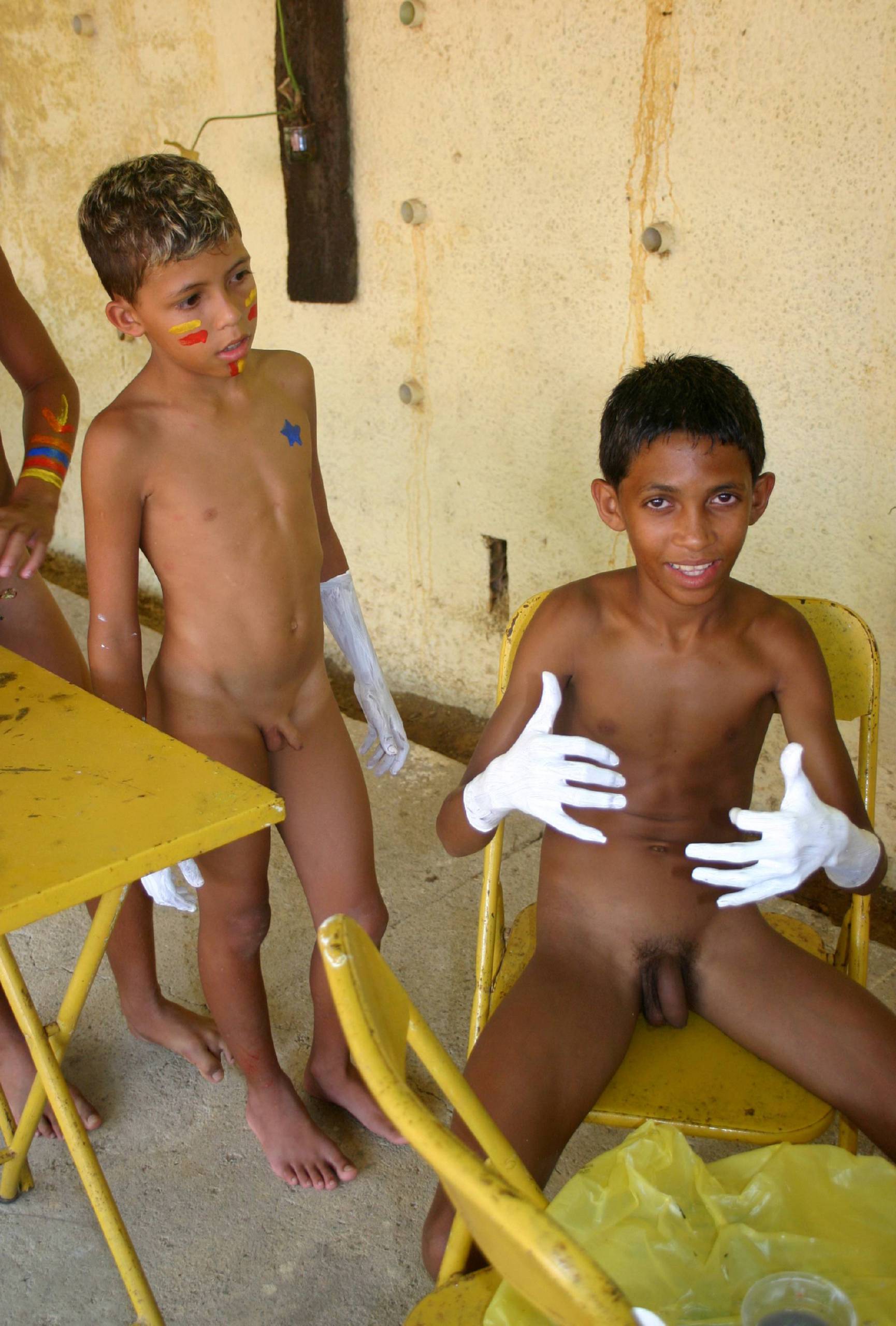 Purenudism Pics Brazilian Naturist Paints - 1