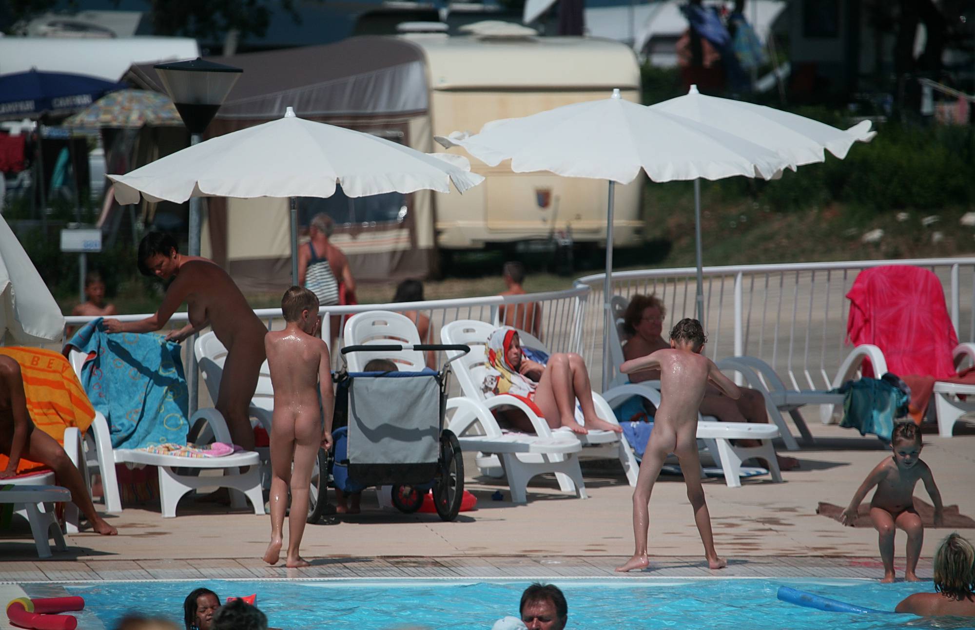 Purenudism Pics Drag and Drop in the Pool - 2