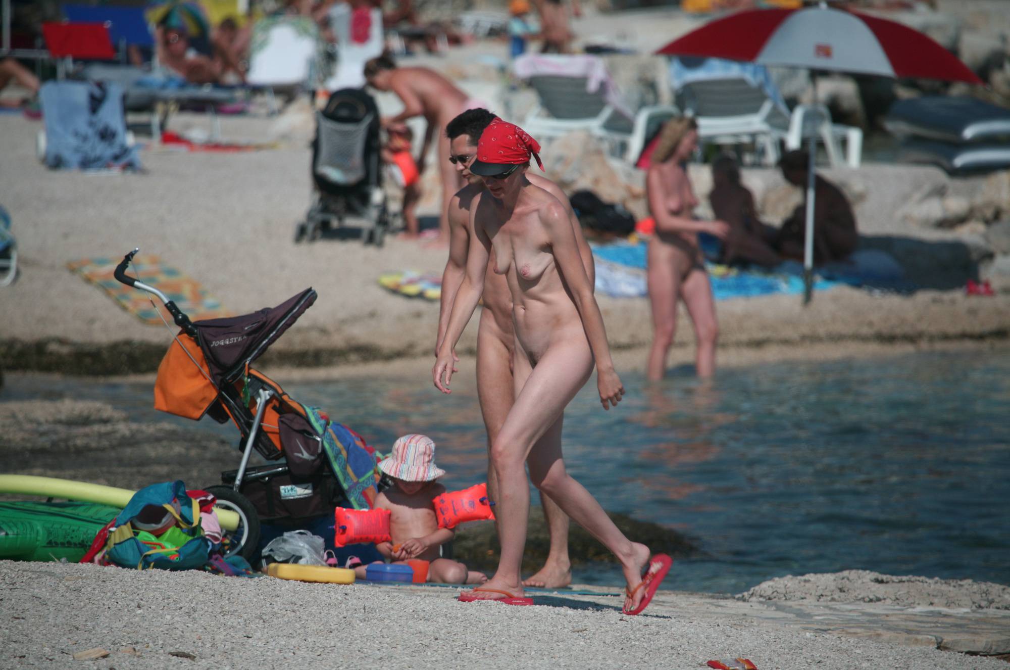 Follow Kai Beach Families - 2