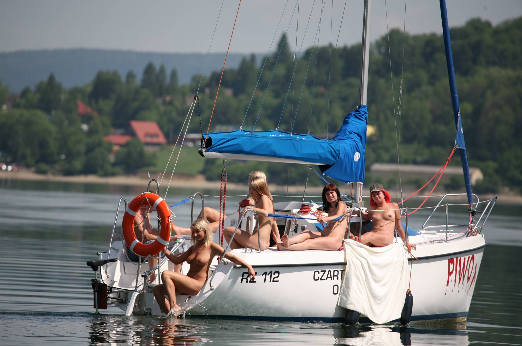 Seaworthy Piwot Yacht - 2