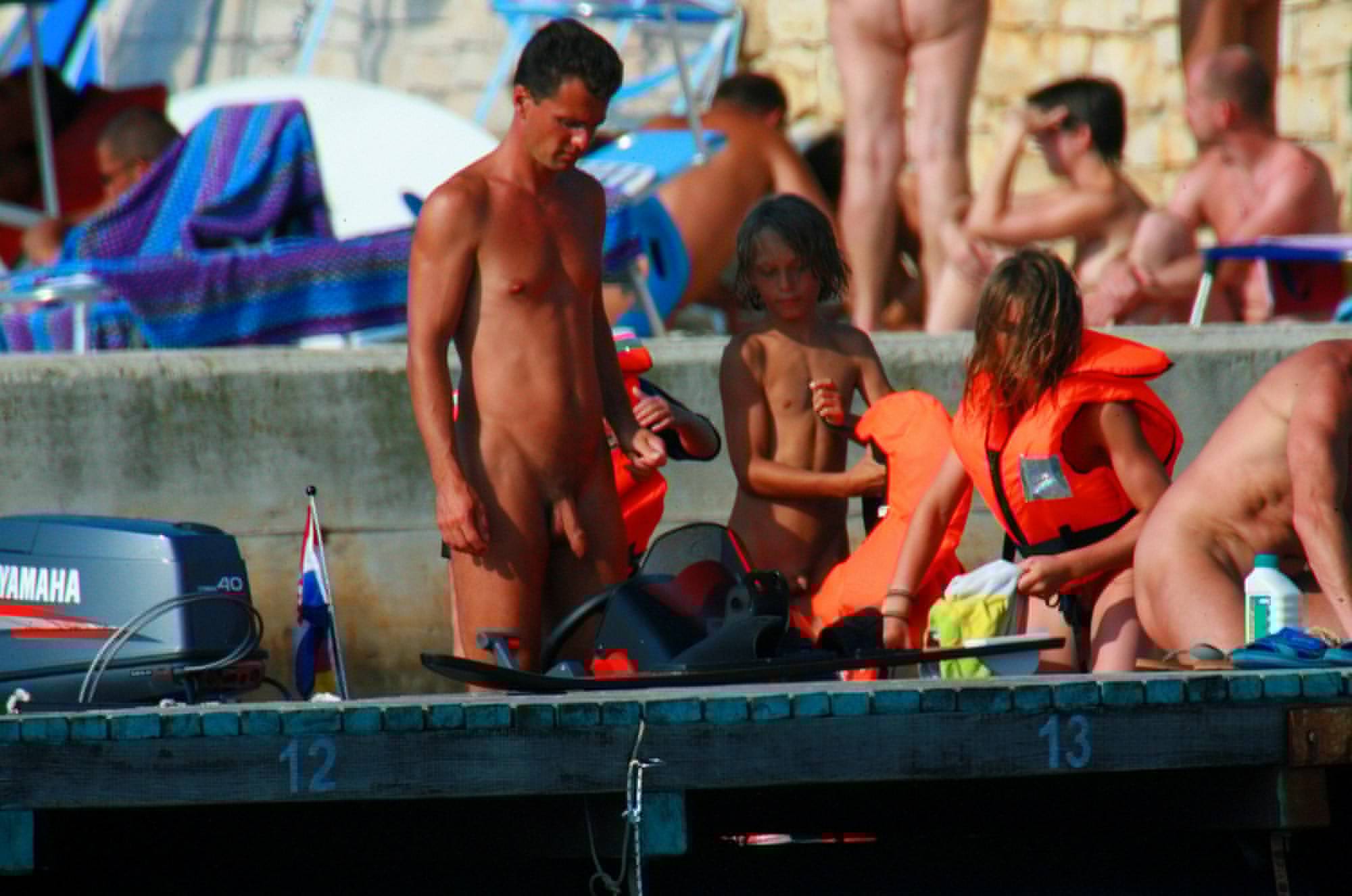 Purenudism Pics Ula FKK Boating Family - 1