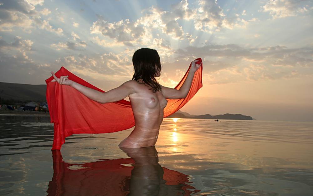 Purenudism Pics Sun Reflecting Off Water - 2